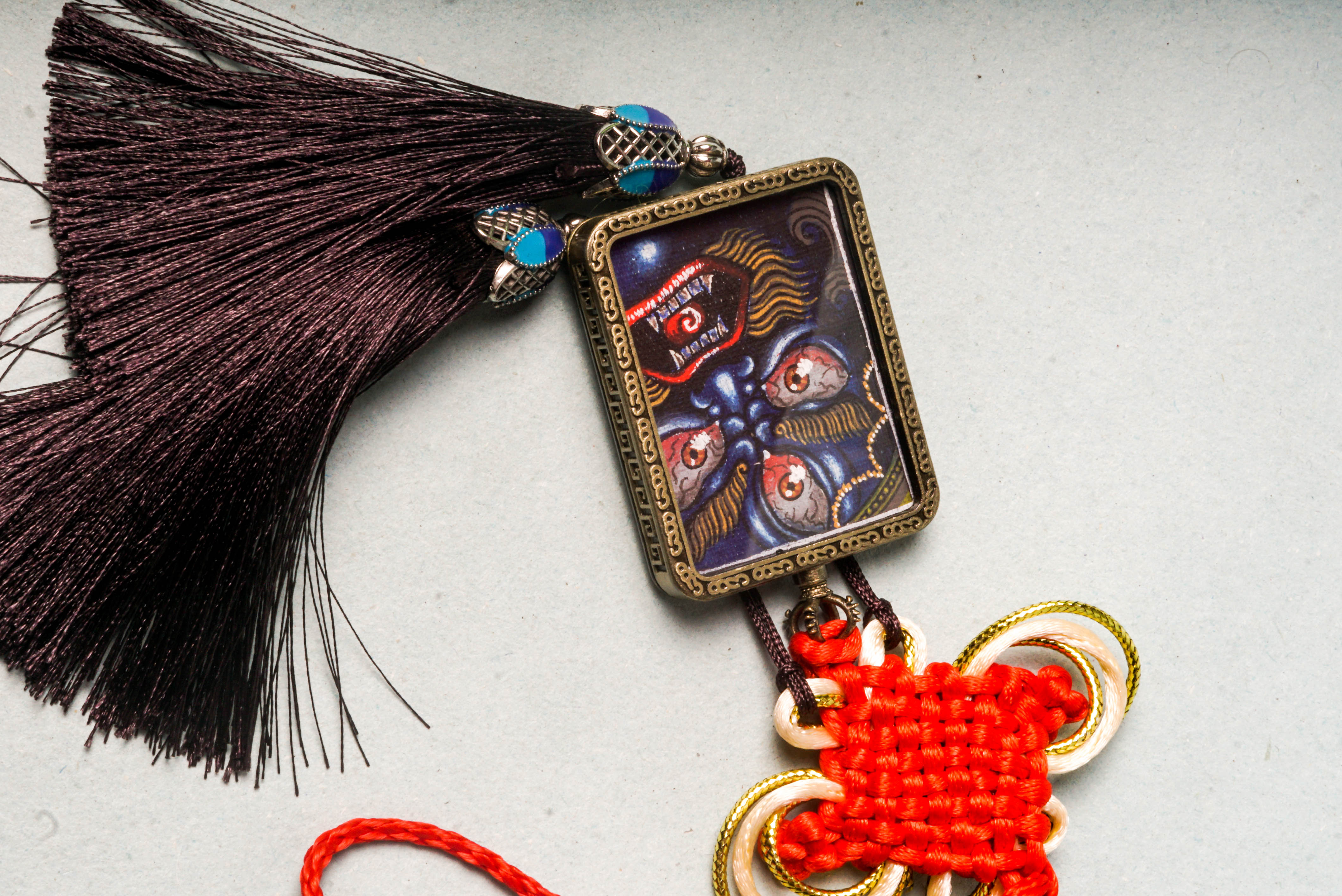 Mahakala, the fierce guardian in Tibetan Buddhism, symbolizes protection, transformation, and the removal of spiritual obstacles. This hand-painted Mahakala Ghau Thangka serves as both a sacred artwork and a powerful talisman, perfect for deepening meditation and invoking divine protection.