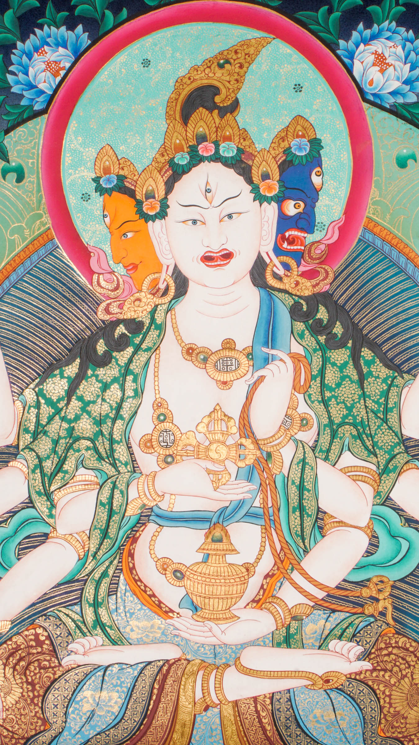Exclusive Tibetan painting that portrays the long-life deity Namgyalma (Ushnisha Vijaya).