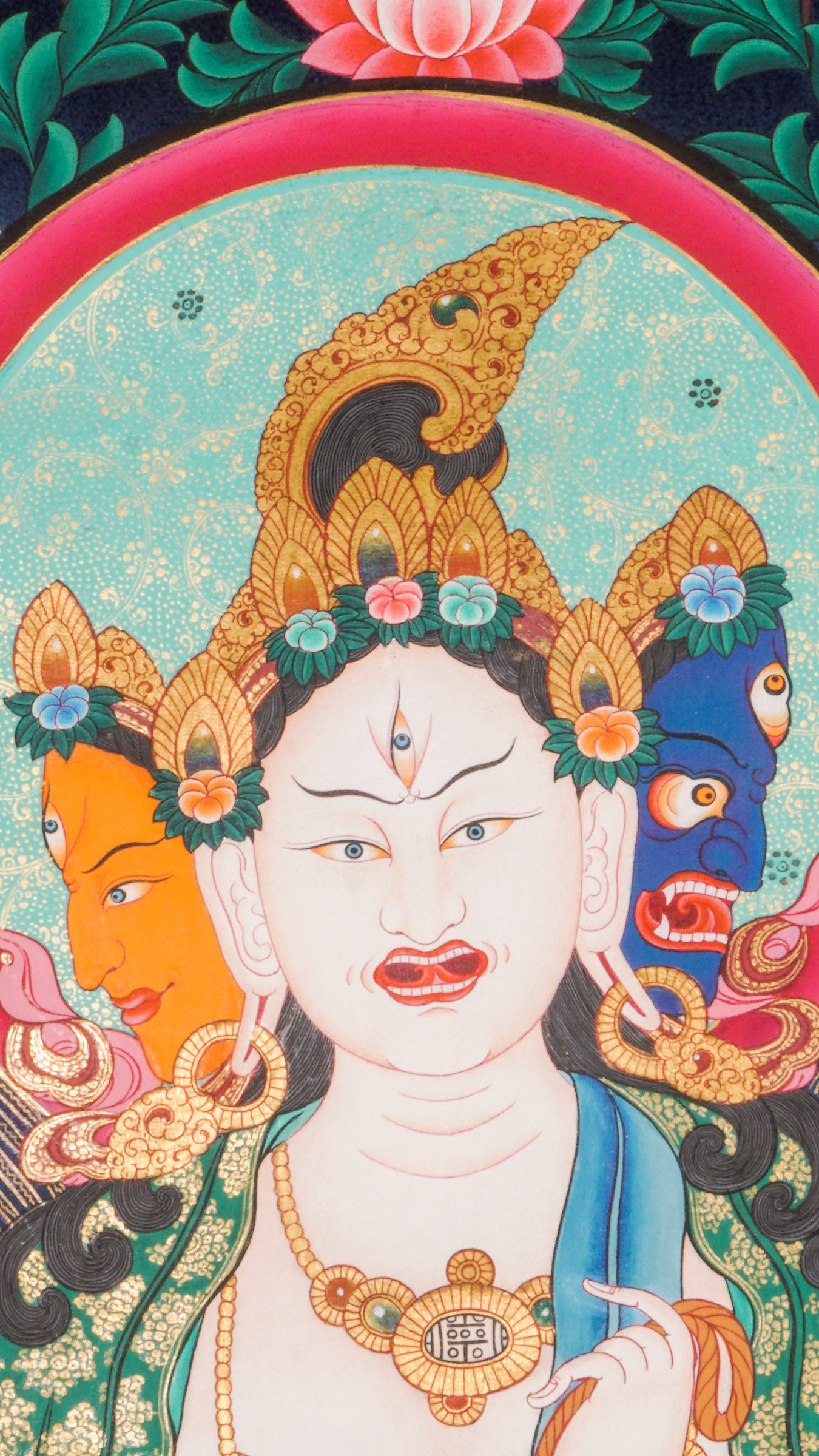 Exclusive Tibetan painting that portrays the long-life deity Namgyalma (Ushnisha Vijaya).