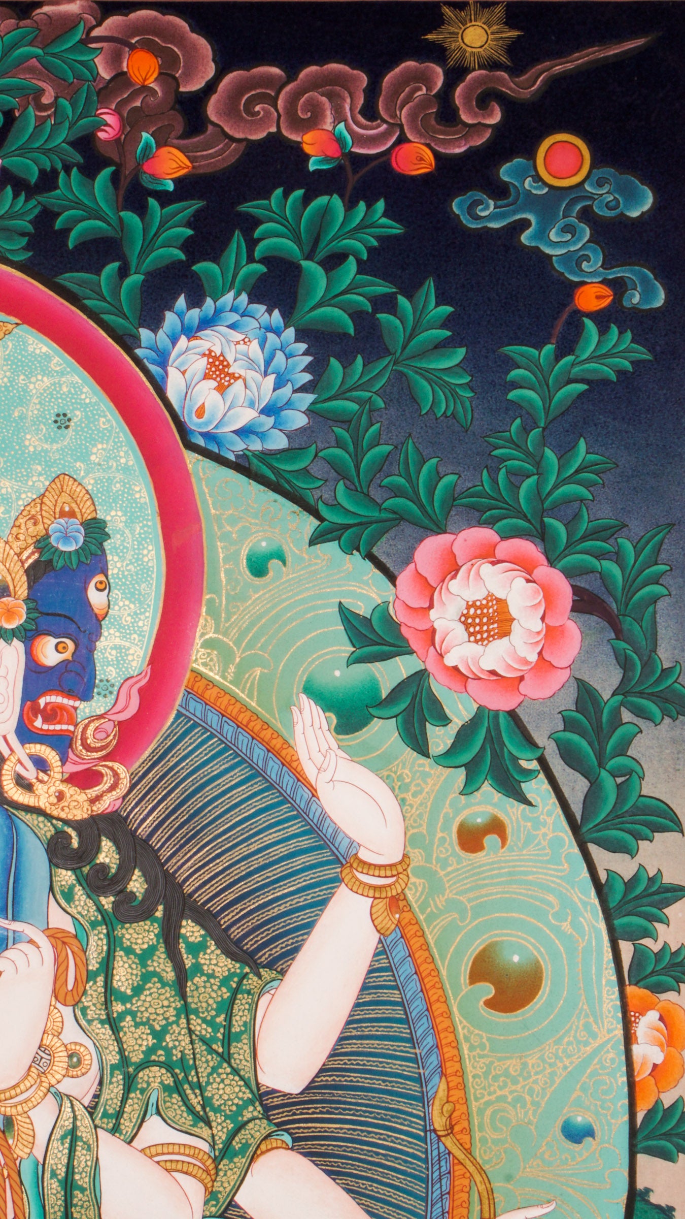 Exclusive Tibetan painting that portrays the long-life deity Namgyalma (Ushnisha Vijaya).