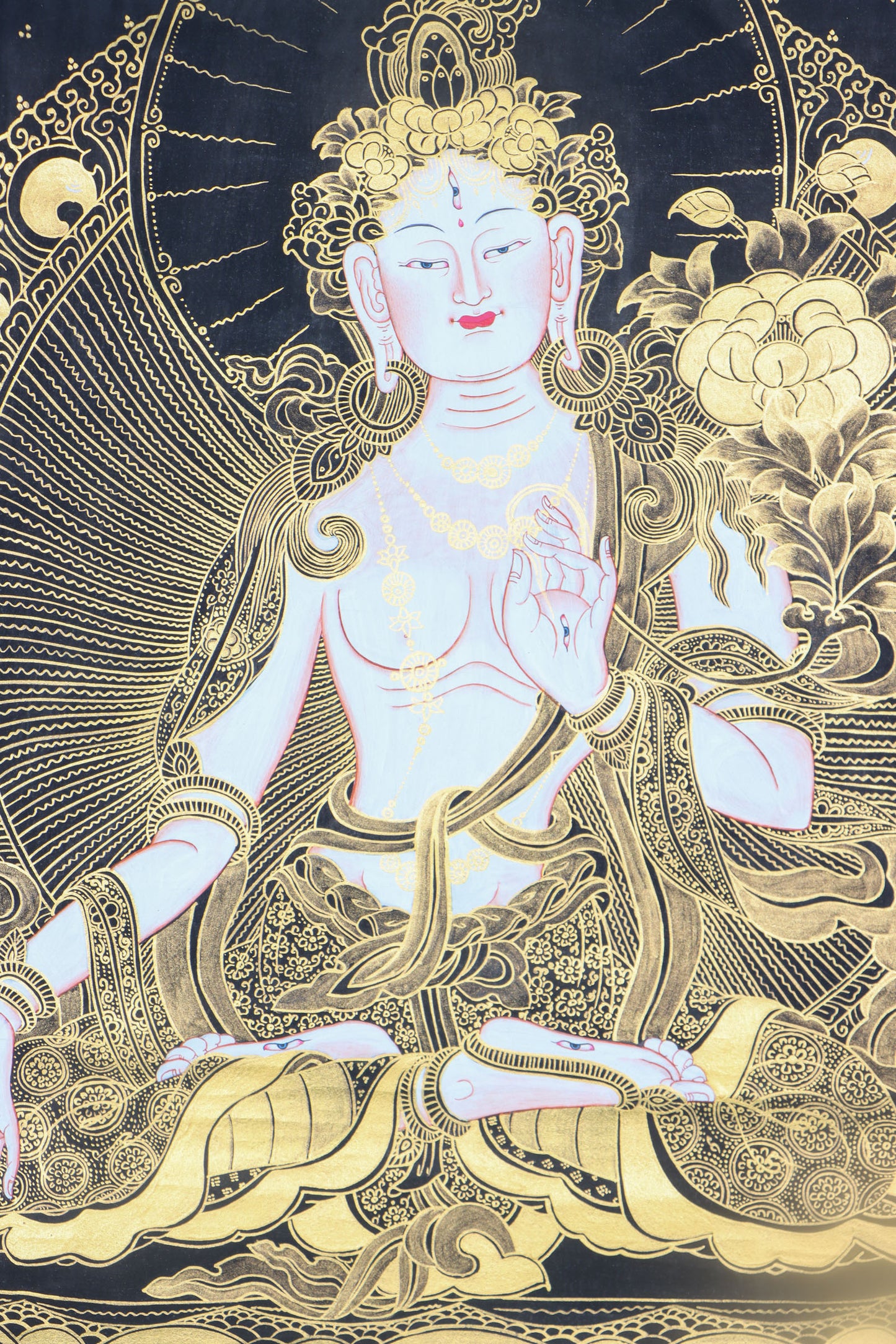 This White Tara Thangka Painting is a powerful tool for enhancing the peace and healing atmosphere in meditation rooms