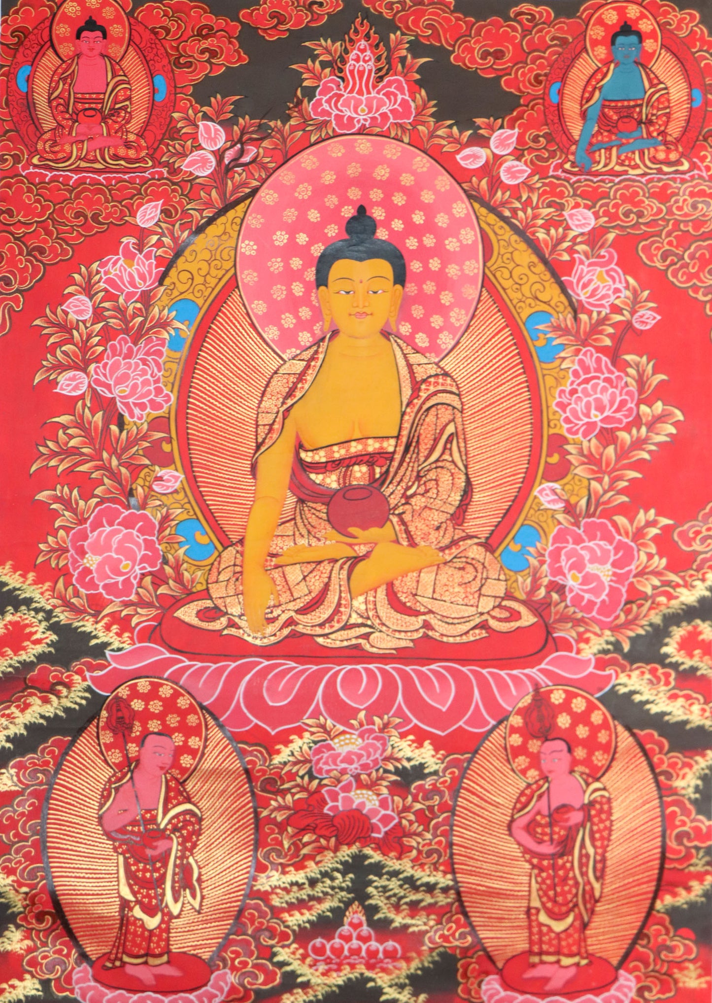 This Shakyamuni Buddha Thangka is a beautiful Tibetan artwork for spiritual practices.